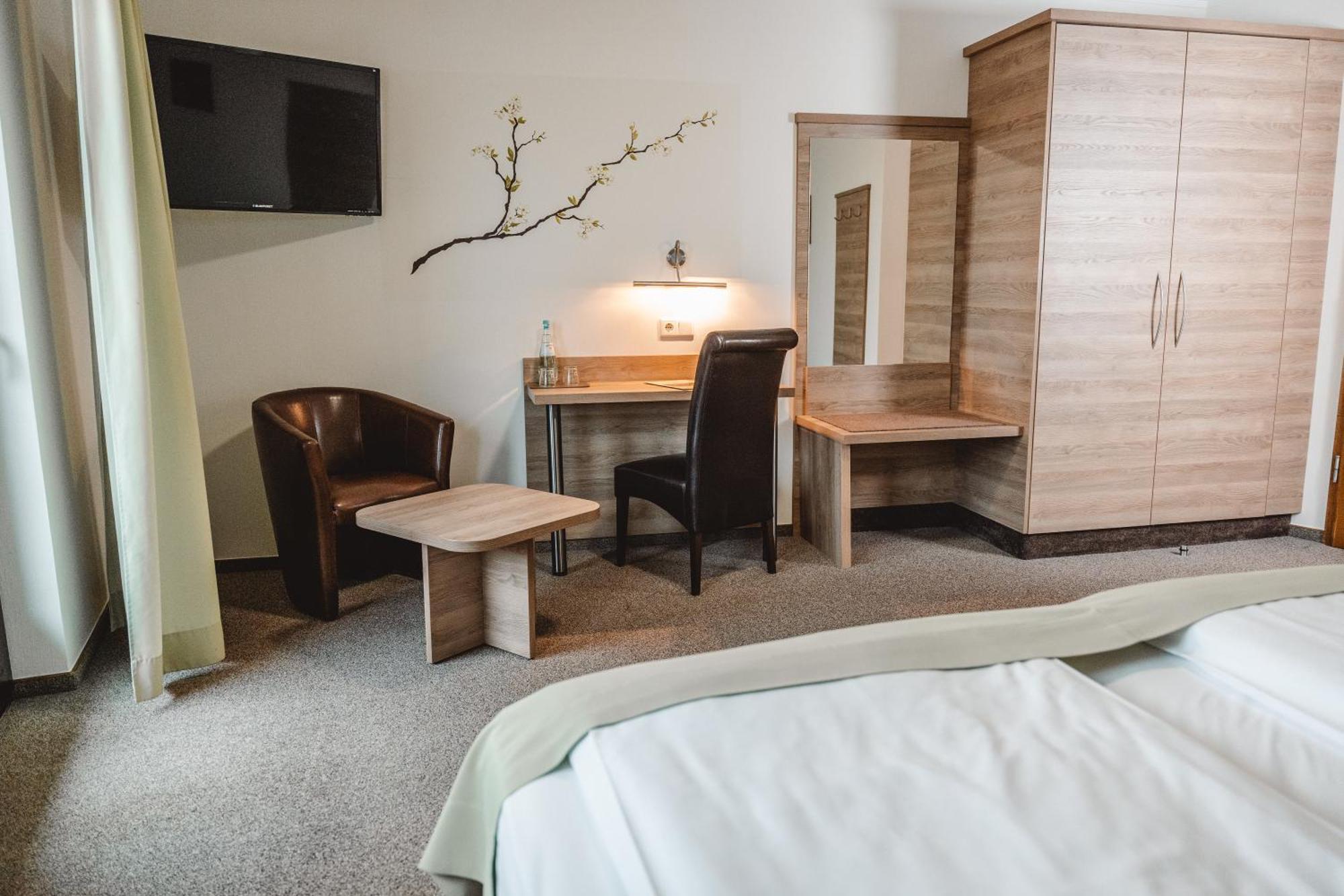 Hotel Lellmann Лёф Экстерьер фото
