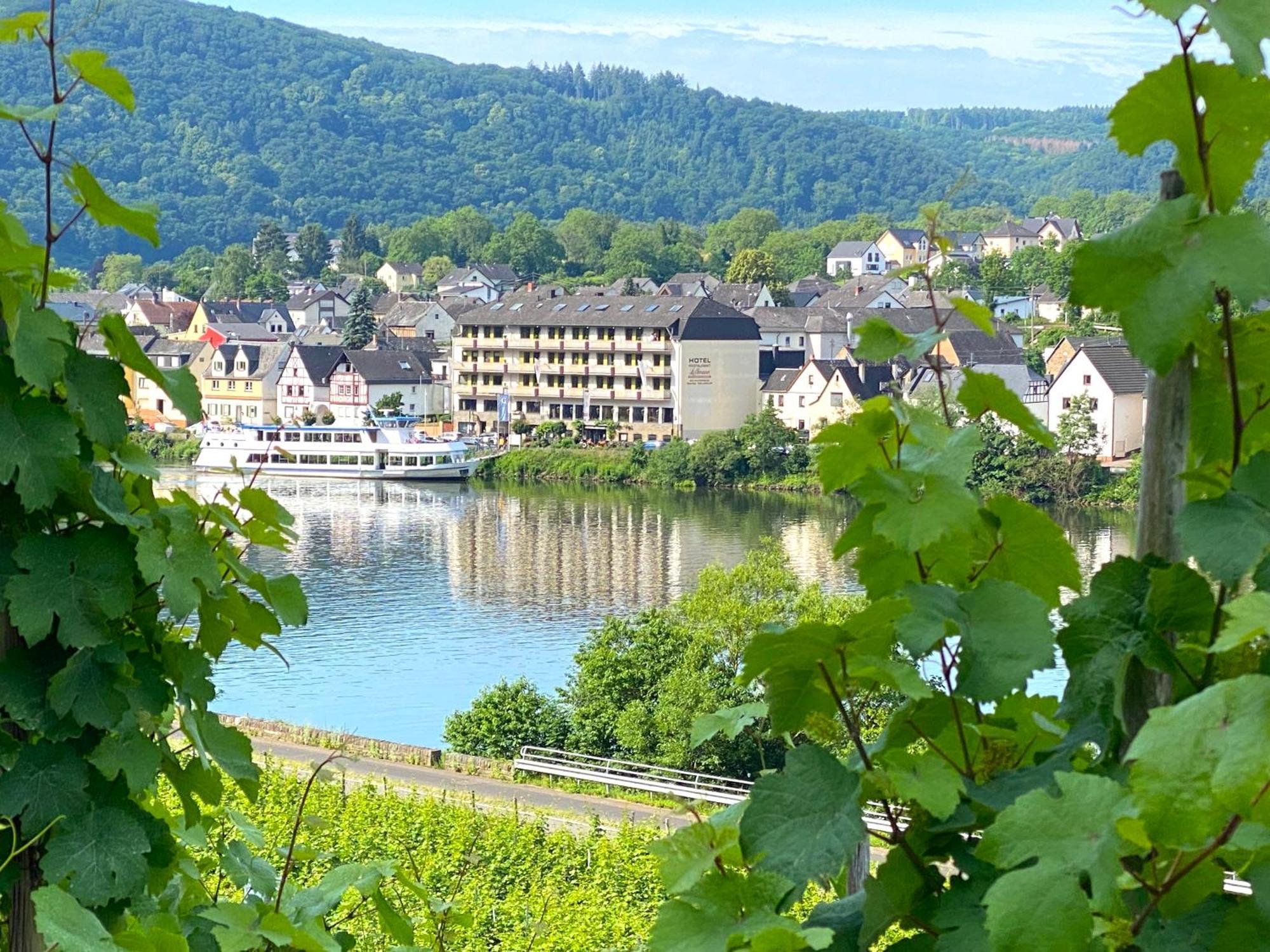 Hotel Lellmann Лёф Экстерьер фото