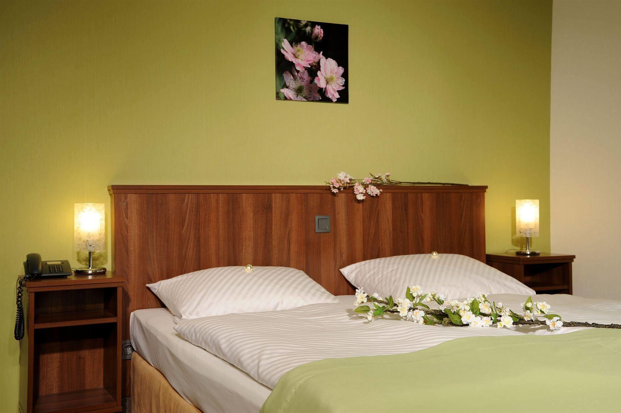 Hotel Lellmann Лёф Экстерьер фото